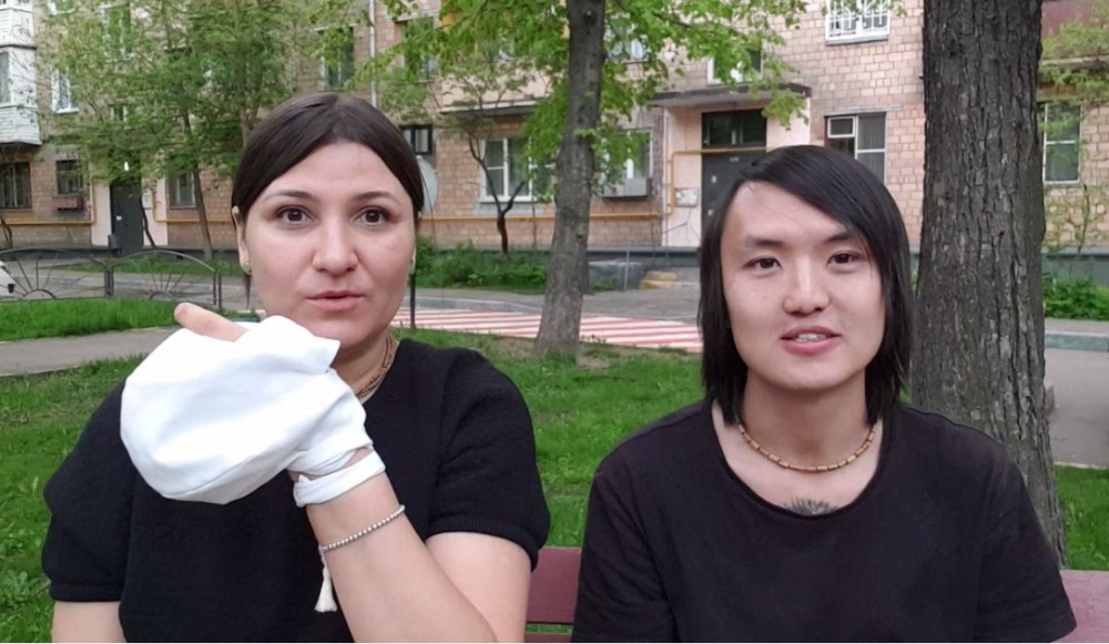 Люди с мешочком на руке, кто они? Почему нельзя до инициации читать Маха-мантру на чётках?
